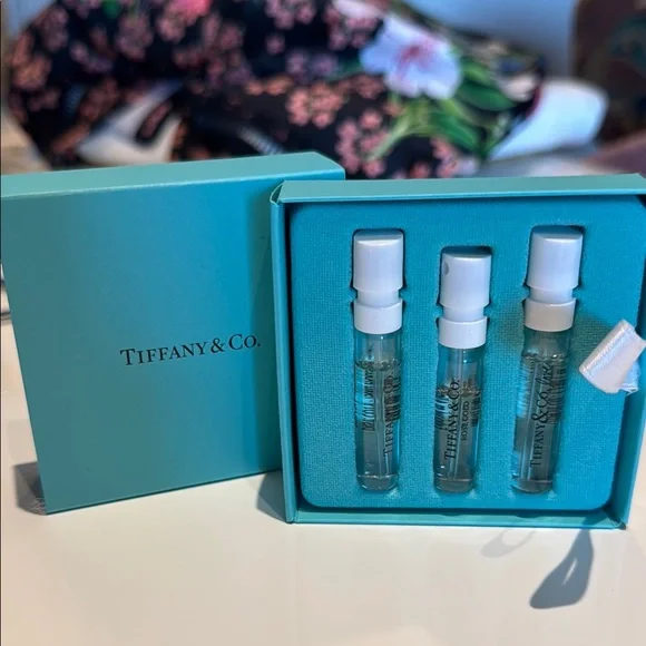 Tiffany & Co. Set of 3 Perfumes & Turquoise Box with White Ribbon - Picture 2 of 3